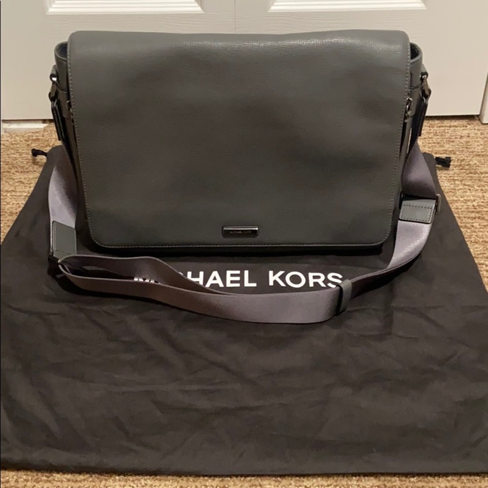 Michael Kors Messenger bag
